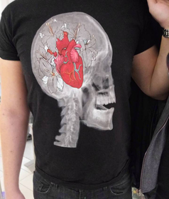 T SHIRT  Print  Anatomical Heart 