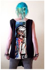 Vest with Print Wind in Her Hair