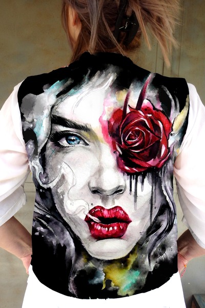 Vest with Print Face and Rose